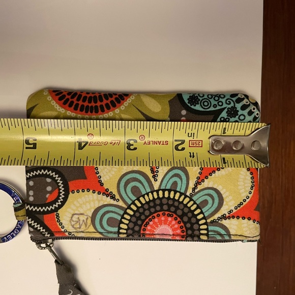 VERA BRADLEY Zip ID Case With keychain - Picture 4 of 4